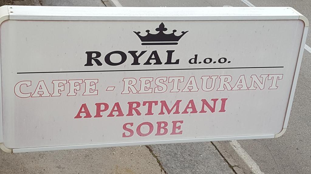 Royal Apartments 네움 외부 사진